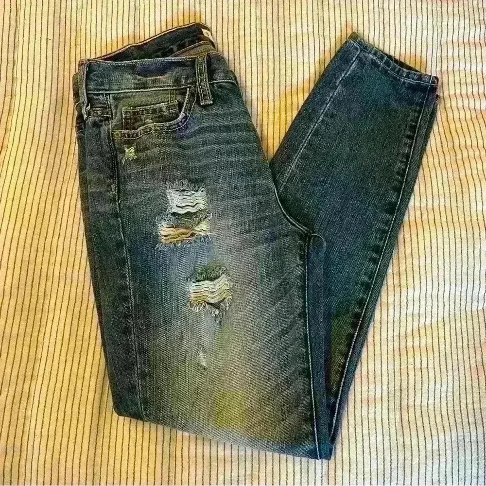 Abercrombie & Fitch Mid Rise Mom Jeans Distressed